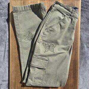 Hollister Ultra High Rise Dad Pants – Embroidered Butterfly – Size 25R – Khaki G